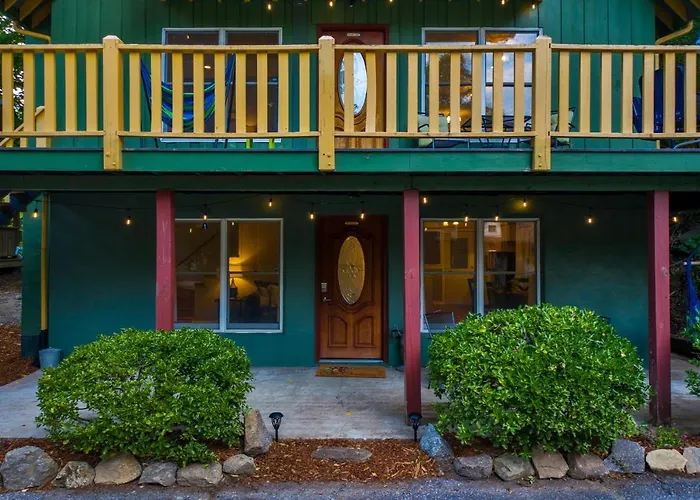 Chimney Rock Chalet Near Lake Lure!
