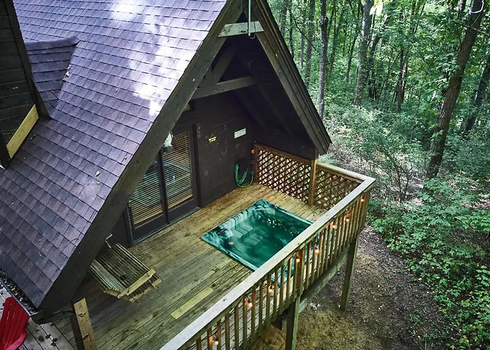 Wild Columbine - Gatlinburg Area Hottub Romantic Cabin