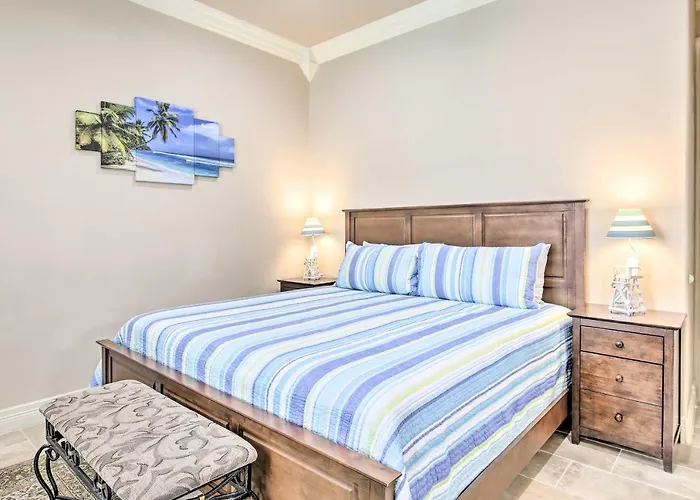 South Padre Island Condo - 200 Ft To Beach!