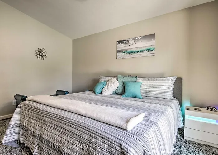 Pool, Hot Tub & Patio: Mesa Oasis Desert Getaway