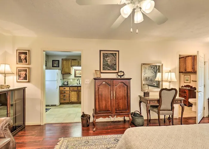< 1 Mi To Kyle Field: Cozy Studio W/ Outdoor Space