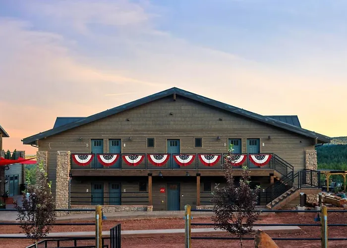 Lodge At 5600