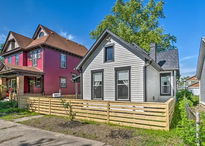 Quaint + Cozy Indianapolis Getaway W/ Yard!