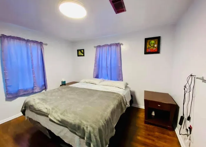 Quick 1 Mile To Ft Sill! Wizard Cottage Sleeps 5 Adults & Pets Welcome!