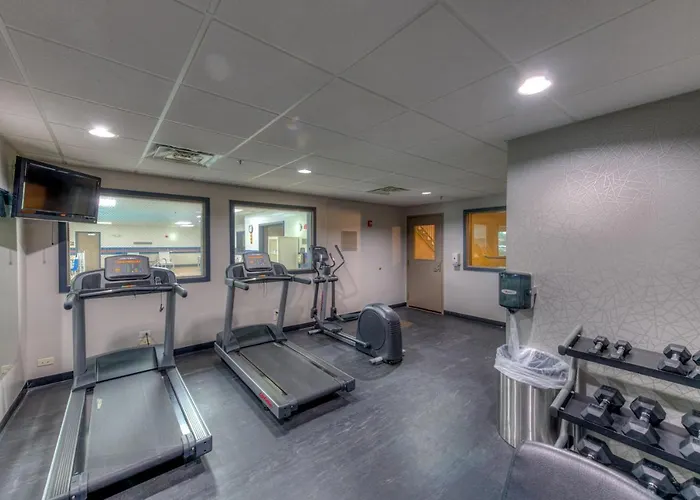 Country Inn & Suites By Radisson, Crystal Lake, Il