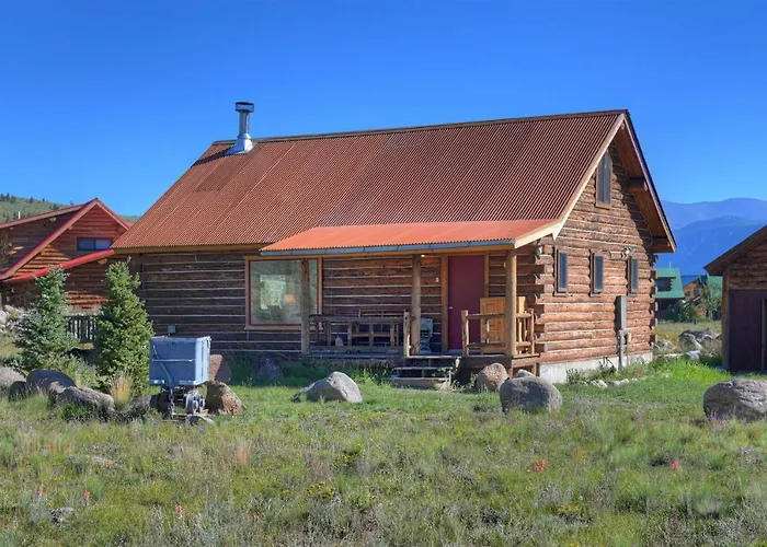 Bristol Head Acres Rustic Cabin