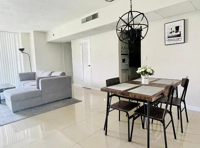 Spacious 1Br On The Beach, The Tides, Hollywood,Fl