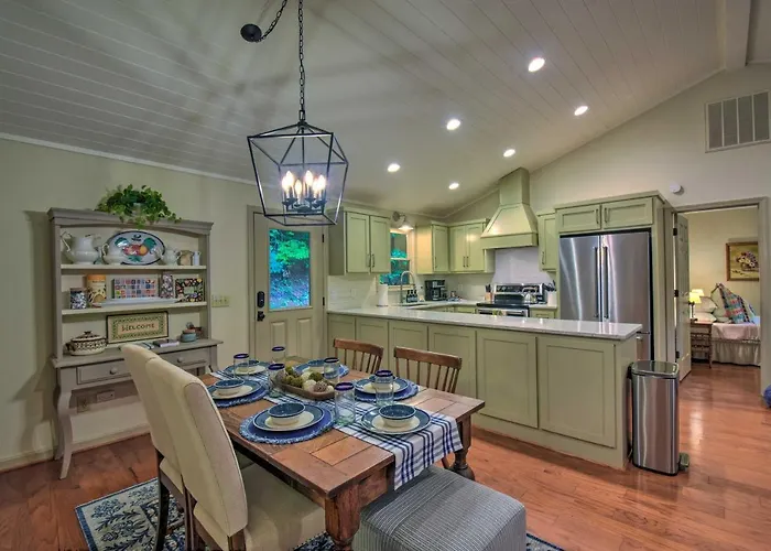Cozy Clayton Cabin W/ Deck & Mountain Views!