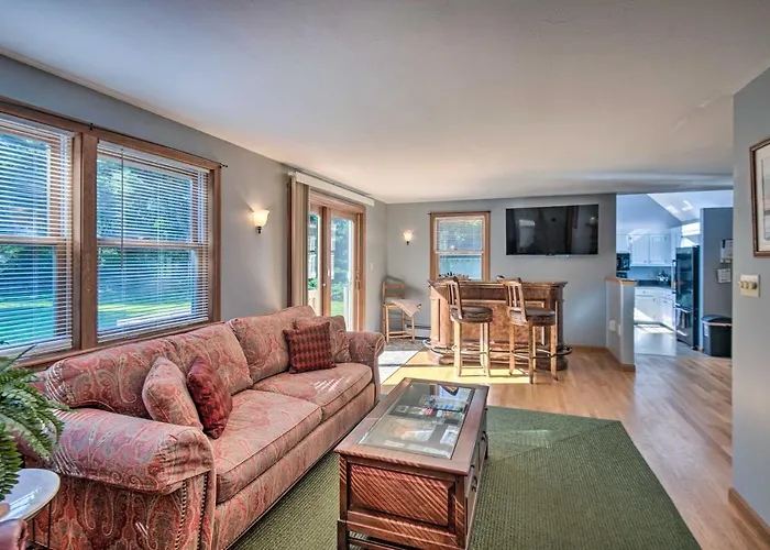 Charming Saco Home W/ Deck, 5 Mi To Beach!