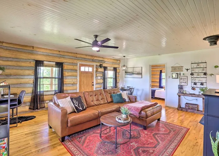 17 Mi To Appalachian Trail! Mtn Retreat W/ Views