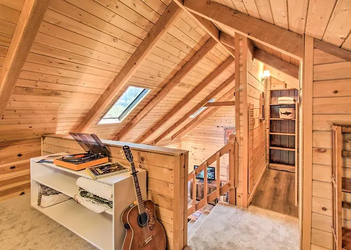 Pinetop-Lakeside Cabin W/ Deck: Hike, Ski & Golf