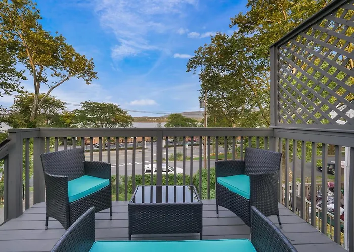Deck View Of Hudson River & Mt Beacon / Boho Suite