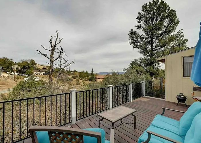 Cozy Guesthouse With View From Large Deck