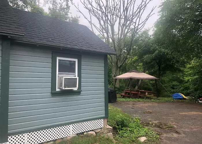 Herring Run Cabins And Inn