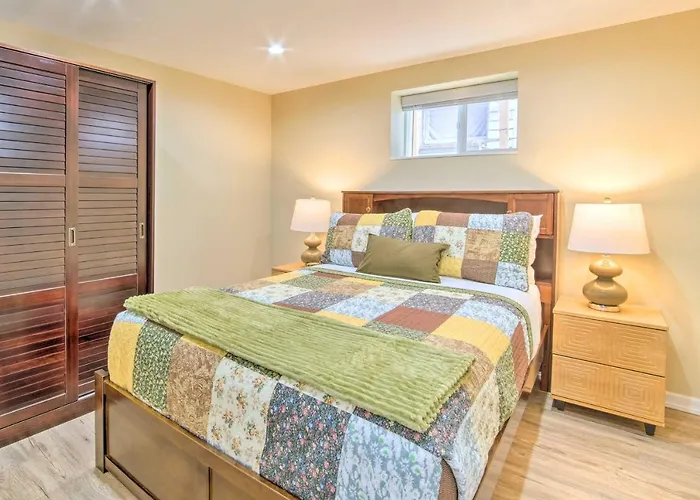 Cozy North Bend Getaway In Walkable Location!