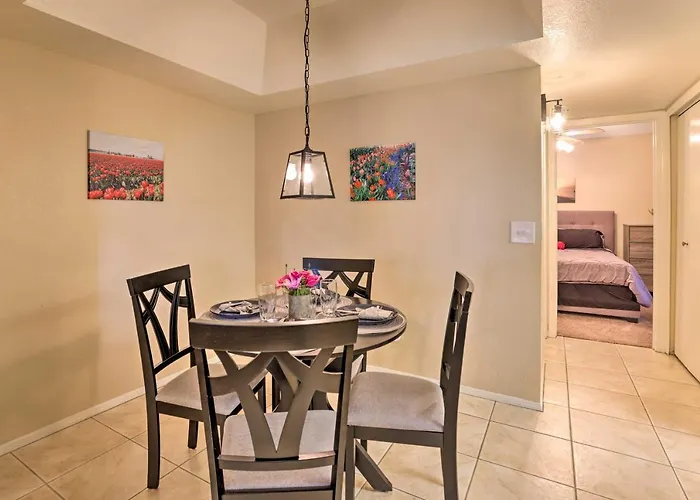 < 1 Mi To Downtown Gilbert: Home W/ Pool Access!