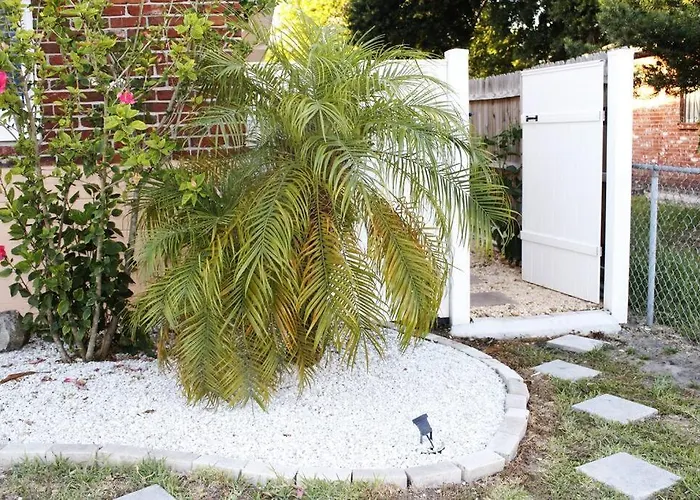 Torres Tiny Home Midtown Westtampa Rjs