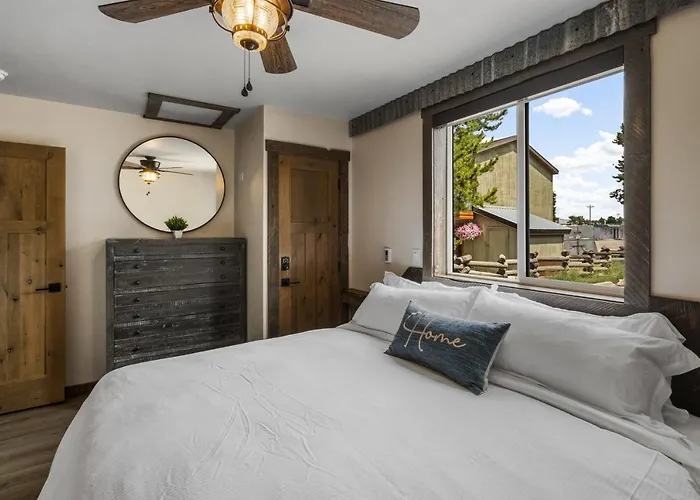 Cozy 1-Bedroom Condo In West Yellowstone, 1 Minute To Park! Little Tuckaway
