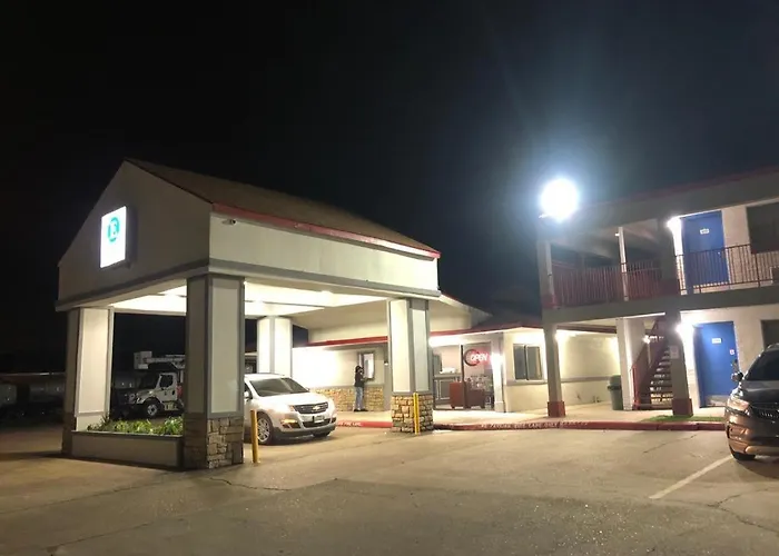 Executive Inn & Suites
