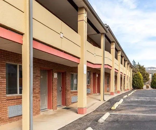 Cedar Valley Inn