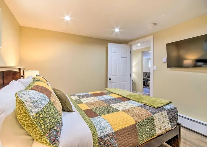 Cozy North Bend Getaway In Walkable Location!