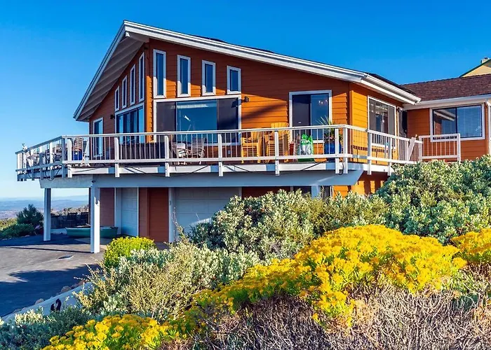 A Living Canvas Amazing Lake View Custom Home