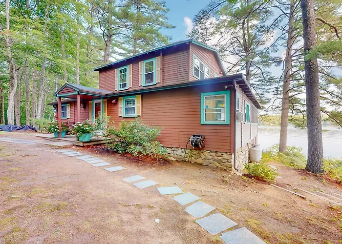 Lakefront Retreat