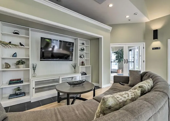 Norwich 'The Villas': Near Mohegan Sun Casino