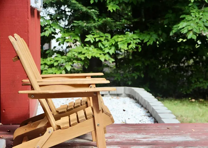 Escape To A 3-Bedroom Cabin In Lower Catskills