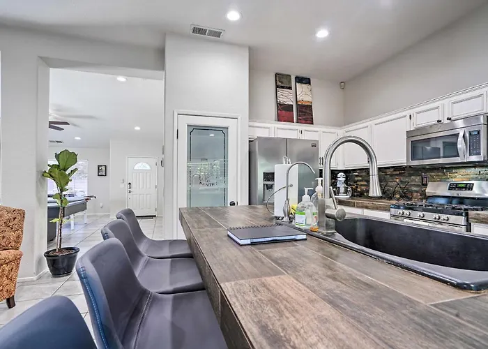 Pool & Game Room: Pet-Friendly Indio Retreat