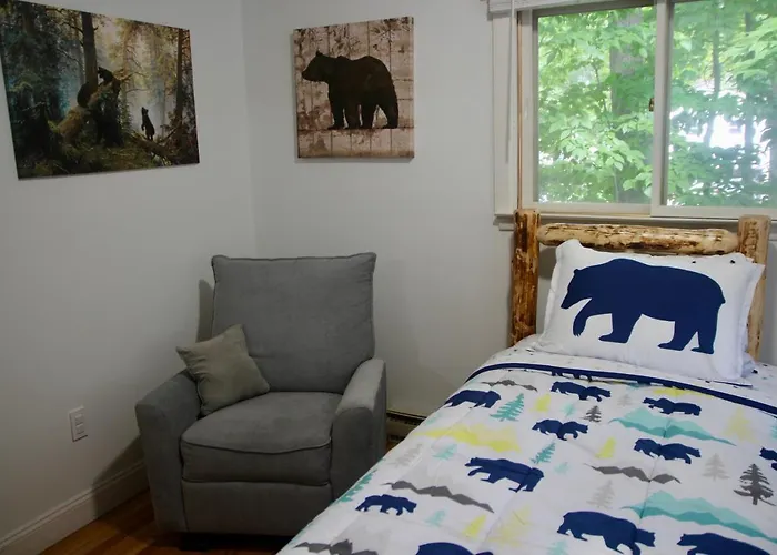 Escape To A 3-Bedroom Cabin In Lower Catskills