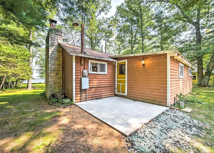 Crivitz Lakefront Escape W/ Boat Dock & Slip!