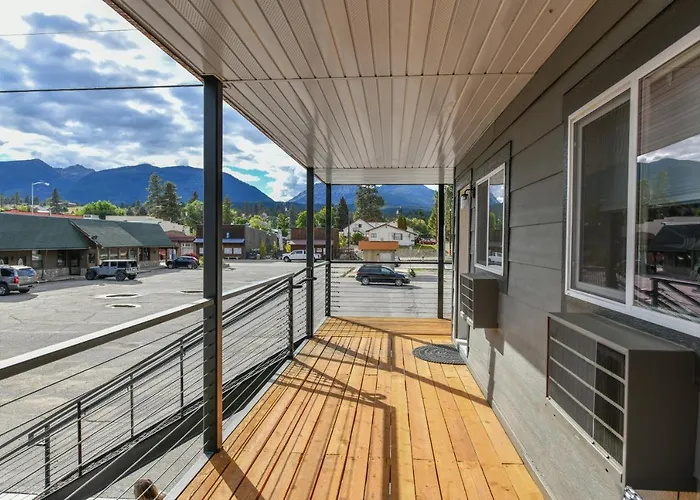 The Darmont Hotel And Suites