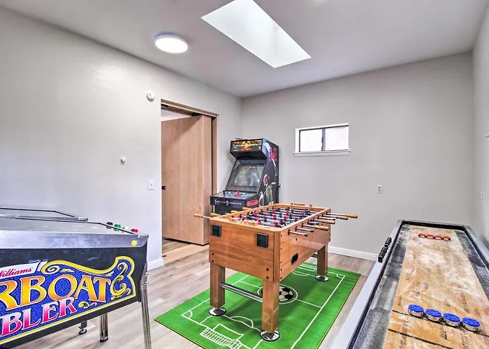 Family Cabin W/ Game Room! 32 Mi To Sunrise Resort