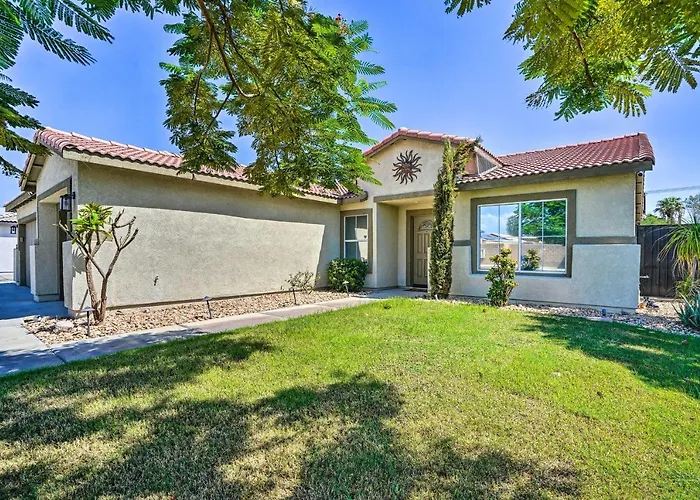 Pool & Game Room: Pet-Friendly Indio Retreat