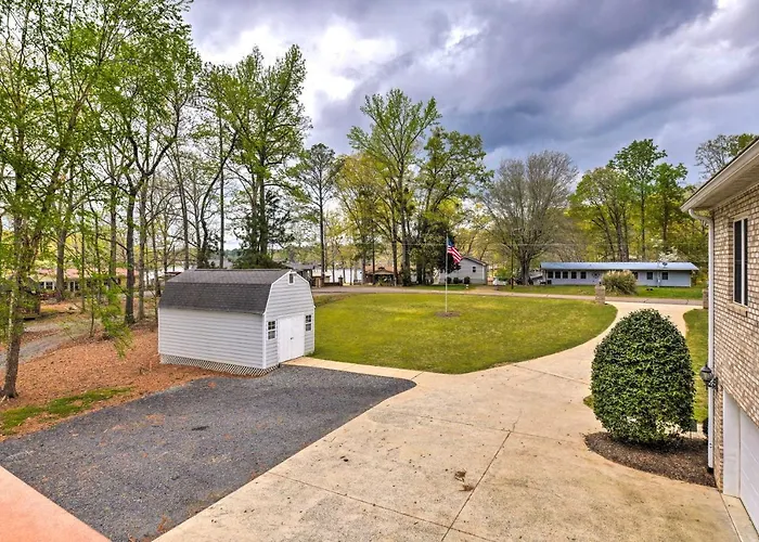Dock & Fire Pit: Mt Gilead Villa On Lake Tillery