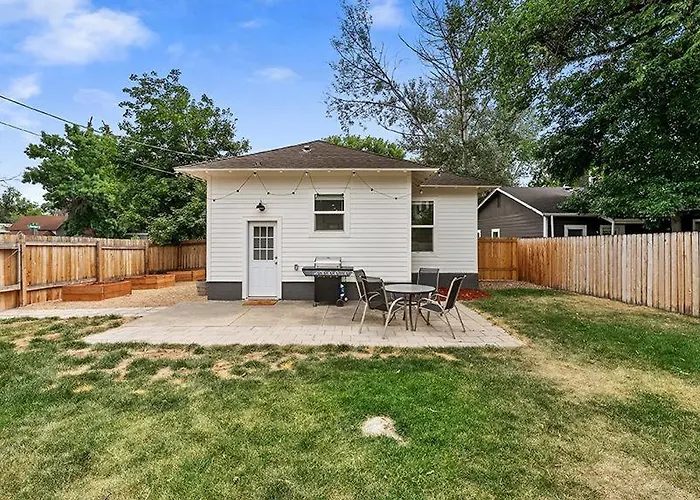 Cozy Chic Home In Downtown Loveland!