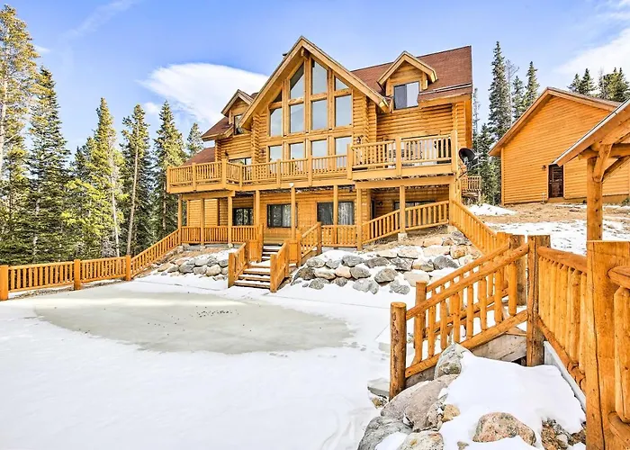 Expansive Alma Cabin W/ Hot Tub & Mountain Views!