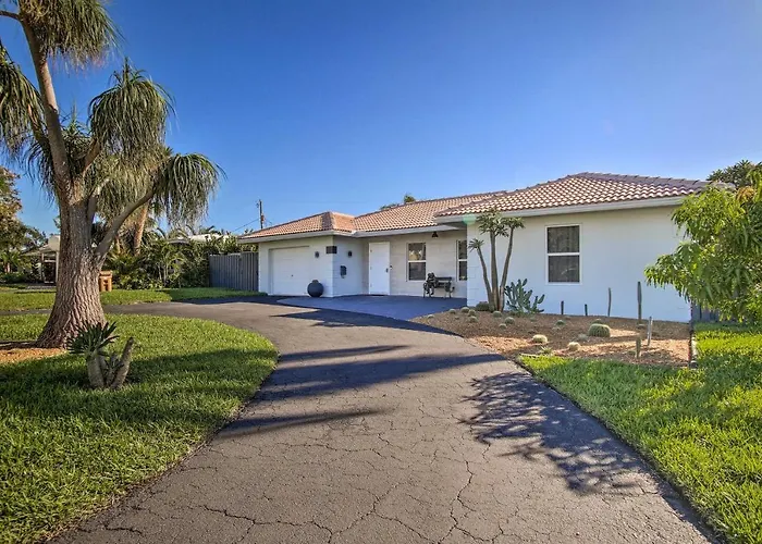 1 Mi To Deerfield Beach: Stylish Studio W/ Pool!