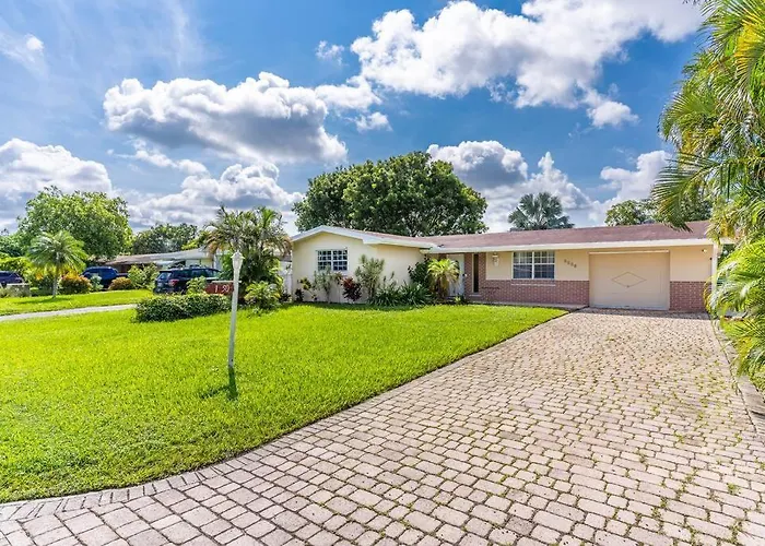 Private Lakefront Home In Miami/Pembroke