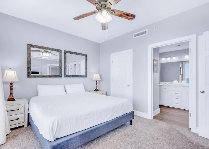 Twin Palms 1701