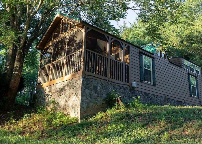 Halesford Harbour Resort - Smith Mountain Lake