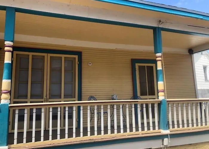 Boho Hip Bungalow In Old Bisbee