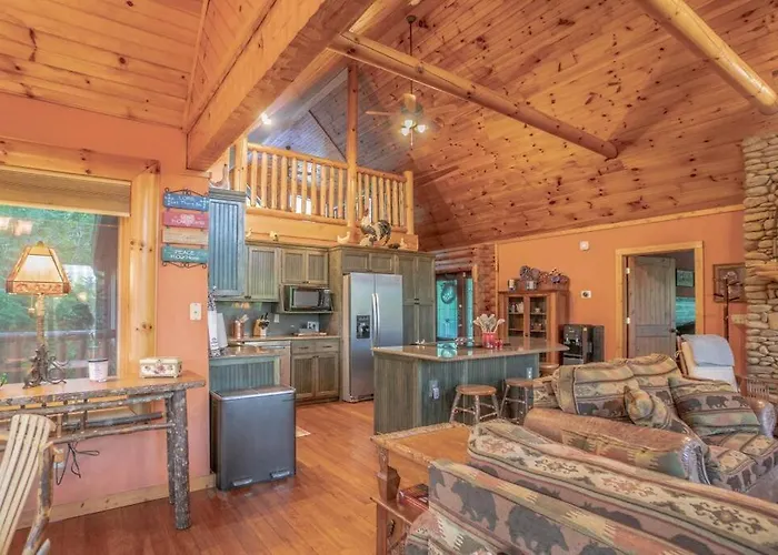 Smoke Rise Lodge - Lake Front, Luxury Cabin, Hot Tub,