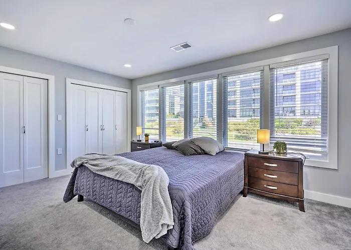 Long Branch Getaway: Grill, 1 Block To Beach!