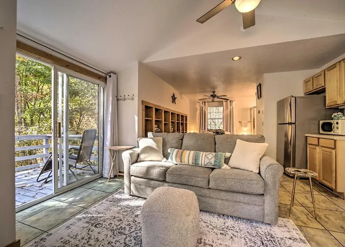 'Sky Loft' Bryson Studio: 1 Mi From Fontana Lake!