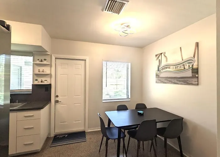 Paradise Awaits! Beach, King Bed, Private Yard & Workspace