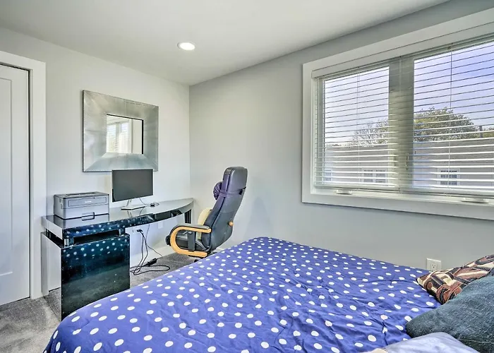 Long Branch Getaway: Grill, 1 Block To Beach!