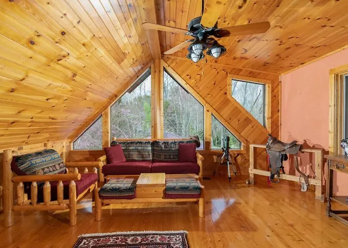 Smoke Rise Lodge - Lake Front, Luxury Cabin, Hot Tub,