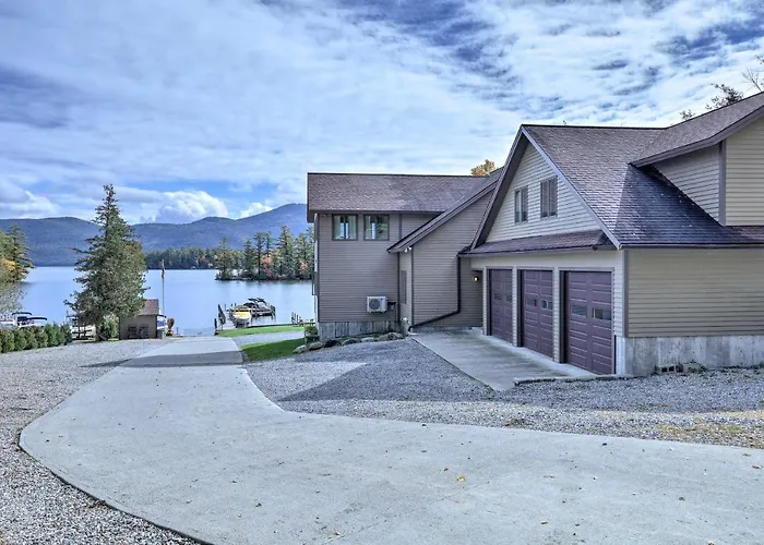 Lakefront Bolton Retreat W/ Balcony + Views!